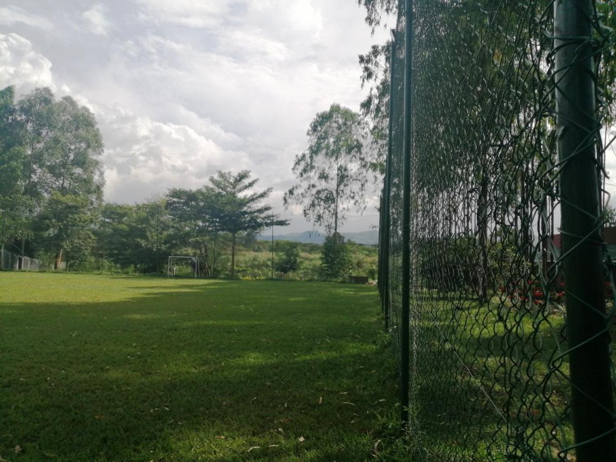 Murchison Backpackers Masindi Eksteriør bilde