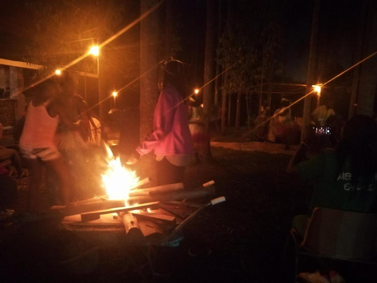 Murchison Backpackers Masindi Eksteriør bilde